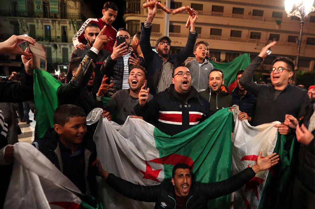 Фото 37 — Протесты в центре Алжира